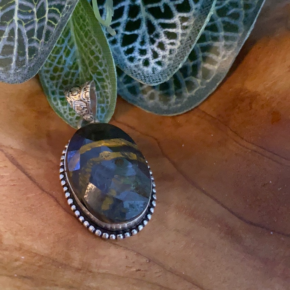 Tigers eye pendant